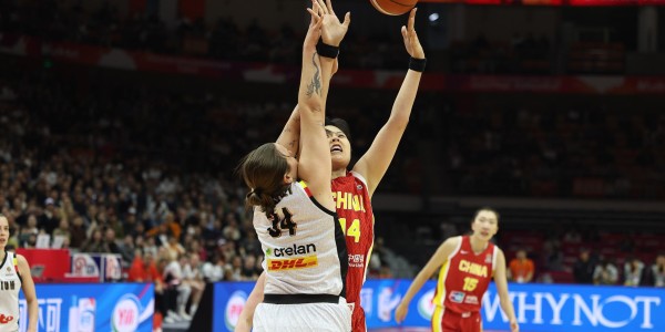 不在状态，李月汝韩旭合计20投5中，正负值-17全场最低
